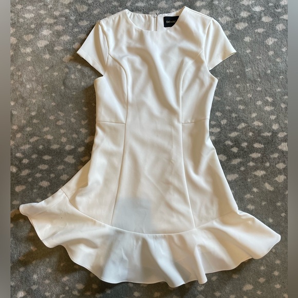 DO+BE white cap sleeve mini dress with ruffled hem - Picture 2 of 3